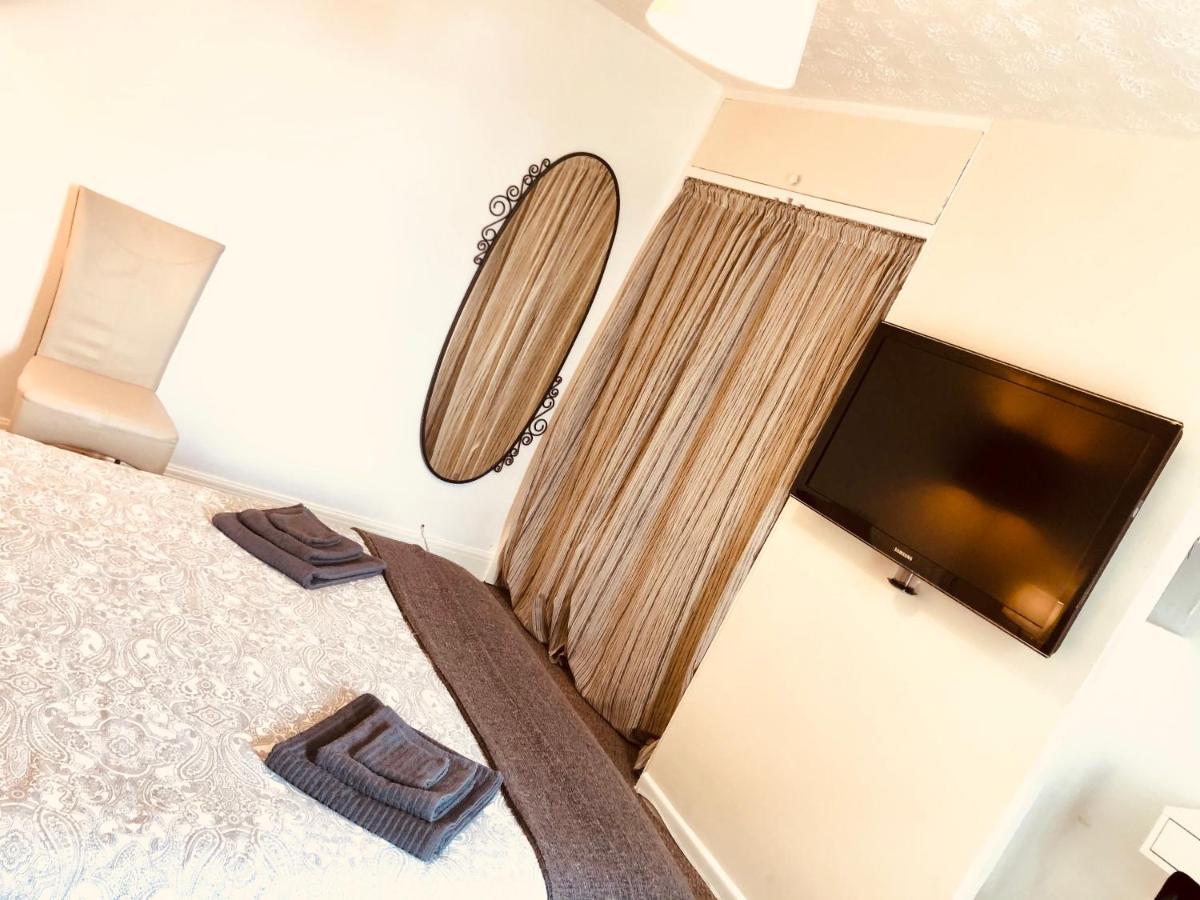 Ac Lounge 125 Daire Rochford Dış mekan fotoğraf
