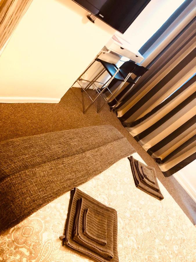 Ac Lounge 125 Daire Rochford Dış mekan fotoğraf